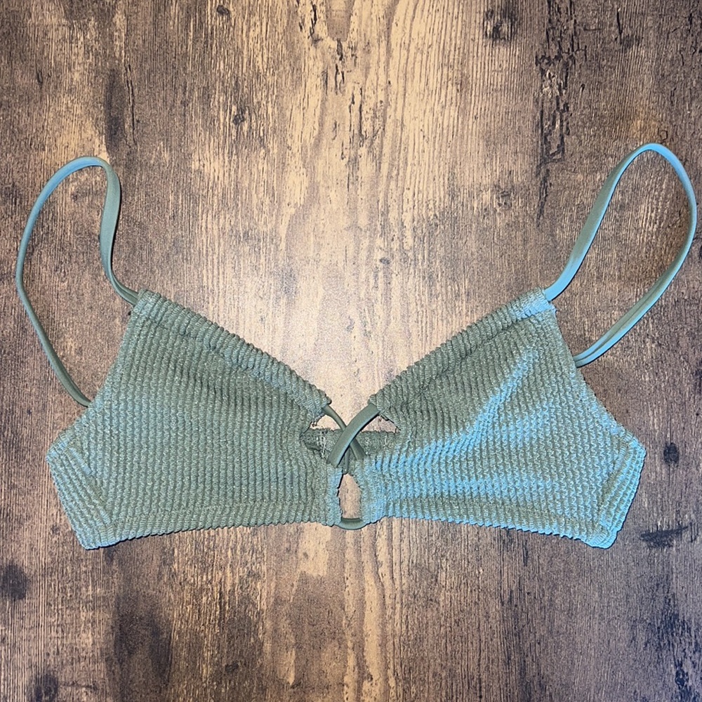 ⭐️ NWT AERIE Shimmery Crinkle Lace Up Scoop Bikini Top!! - Picture 13 of 14